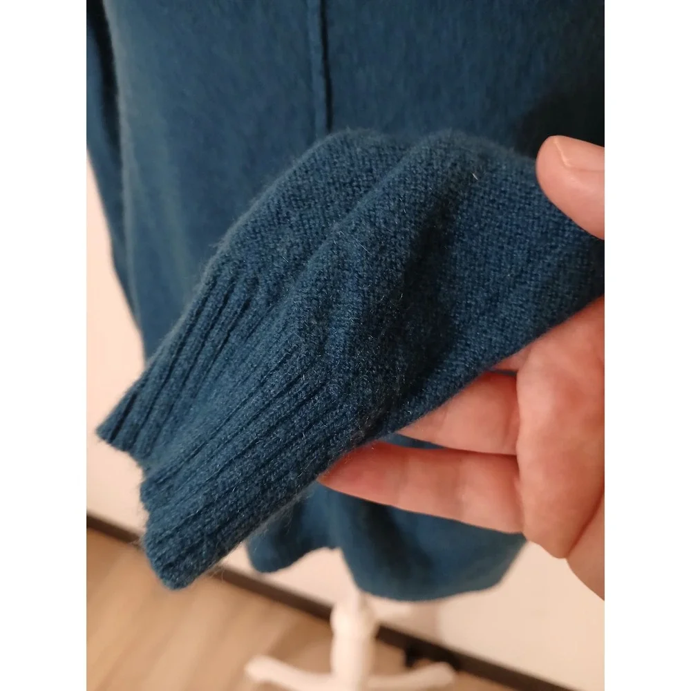 Olivia & Grace Cashmere Sweater Teal Blue Crew Neck Back Zip  Medium FLAWED
